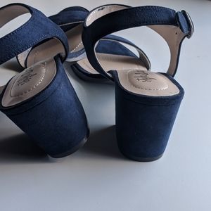 Size 5M blue suede open toe block heels